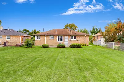 1161 W Grant Drive, Des Plaines, IL 60016 - Photo 2