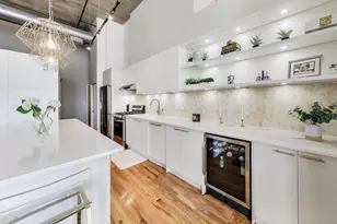 758 N Larrabee St, Chicago, IL 60654 - Photo 8
