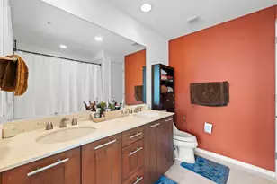 240 E Illinois St, Chicago, IL 60611 - Photo 4