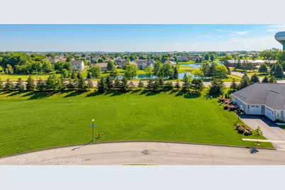 1718 Ellsworth Drive, Sycamore, IL 60178 - Photo 4
