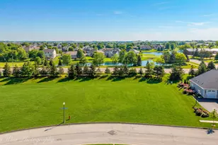 1718 Ellsworth Dr, Sycamore, IL 60178 - Photo 4