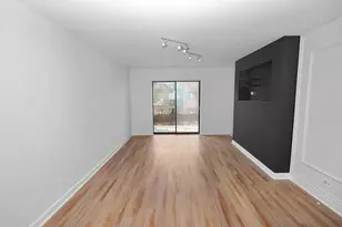 9332 Landings Ln, Des Plaines, IL 60016 - Photo 6