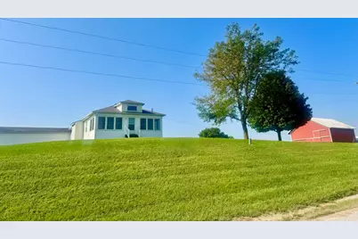 2531 115th Avenue, Viola, IL 61486 - Photo 2