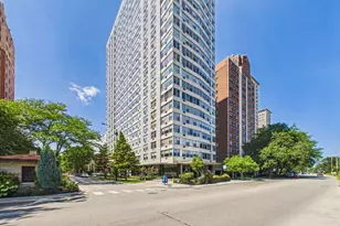 3900 N Lake Shore Dr, Chicago, IL 60613 - Photo 18
