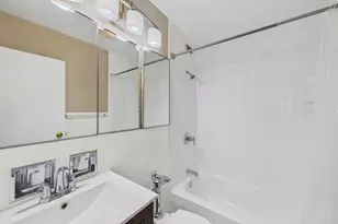 3900 N Lake Shore Dr, Chicago, IL 60613 - Photo 8