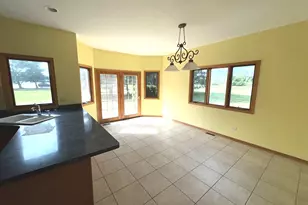 1575 Benton St, Crete, IL 60417 - Photo 10