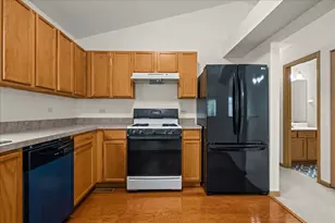 1637 Linden Park Ln, Aurora, IL 60504 - Photo 12
