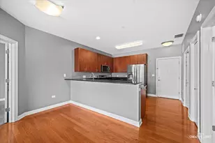160 S River St, Aurora, IL 60506 - Photo 6