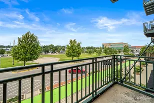 160 S River St, Aurora, IL 60506 - Photo 4