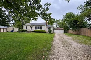 785 W Lincoln Ln, Des Plaines, IL 60018 - Photo 1