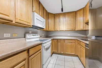 445 Sherman Avenue #302, Evanston, IL 60202 - Photo 8