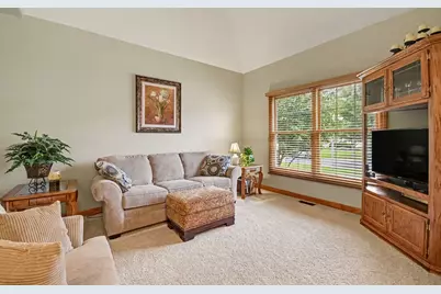 176 Amherst Circle, Oswego, IL 60543 - Photo 6