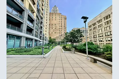 130 N Garland Court #2110, Chicago, IL 60602 - Photo 32