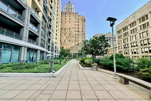 130 N Garland Ct, Chicago, IL 60602 - Photo 32