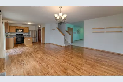 220 W Meadow Drive, Cortland, IL 60112 - Photo 6