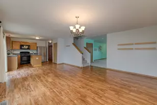 220 W Meadow Dr, Cortland, IL 60112 - Photo 6