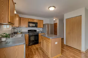 220 W Meadow Dr, Cortland, IL 60112 - Photo 8