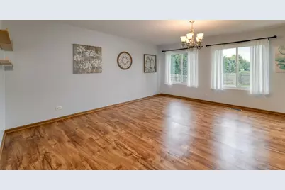 220 W Meadow Drive, Cortland, IL 60112 - Photo 4