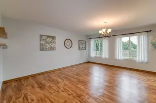 220 W Meadow Dr, Cortland, IL 60112 - Photo 4