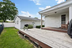 404 E Chestnut St, Geneseo, IL 61254 - Photo 4