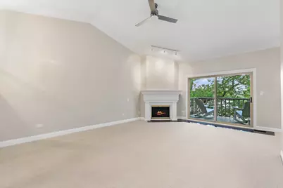 25 Shoreline Road #B, Lake Barrington, IL 60010 - Photo 2