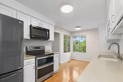 25 Shoreline Road #B, Lake Barrington, IL 60010 - Photo 6