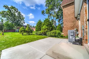 17W747 Standish Ln, Villa Park, IL 60181 - Photo 46