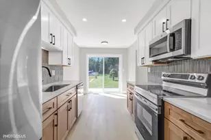 17W747 Standish Ln, Villa Park, IL 60181 - Photo 14
