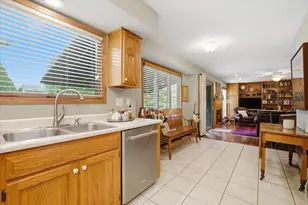 125 Manor Cir, Bloomington, IL 61704 - Photo 20