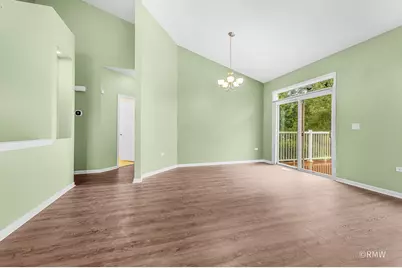 981 Oak Ridge Boulevard, Elgin, IL 60120 - Photo 6