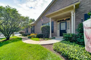 981 Oak Ridge Blvd, Elgin, IL 60120 - Photo 4