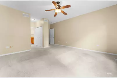 981 Oak Ridge Boulevard, Elgin, IL 60120 - Photo 16