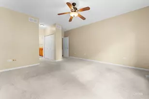 981 Oak Ridge Blvd, Elgin, IL 60120 - Photo 16