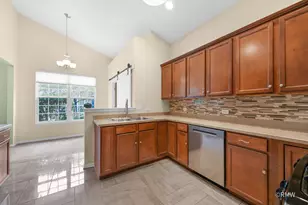 981 Oak Ridge Blvd, Elgin, IL 60120 - Photo 12
