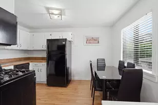 124 Fairlane Ct, Bloomingdale, IL 60108 - Photo 10