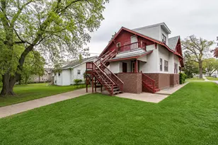 586 Sunderlin St, Waukegan, IL 60085 - Photo 4