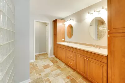 577 Harvey Lake Drive, Vernon Hills, IL 60061 - Photo 14