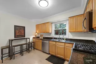 729 Cutters Mill Ct, Schaumburg, IL 60194 - Photo 10