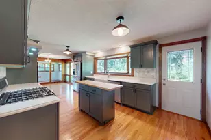 118 N 3rd St, West Dundee, IL 60118 - Photo 12