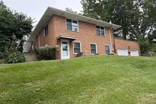 118 N 3rd St, West Dundee, IL 60118 - Photo 2