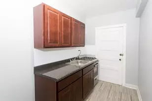 4608 N Beacon St, Chicago, IL 60640 - Photo 2