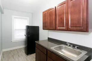 4608 N Beacon St, Chicago, IL 60640 - Photo 4