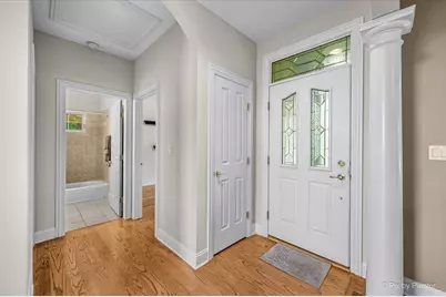 2820 N Bayview Lane, McHenry, IL 60051 - Photo 2