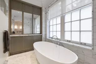 220 E Walton Pl, Chicago, IL 60611 - Photo 20