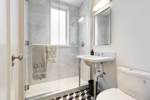 220 E Walton Pl, Chicago, IL 60611 - Photo 12