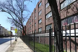 1040 W Hollywood Ave, Chicago, IL 60660 - Photo 2