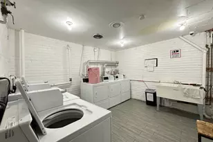 1040 W Hollywood Ave, Chicago, IL 60660 - Photo 4