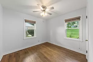 1335 College Ave, Wheaton, IL 60187 - Photo 16
