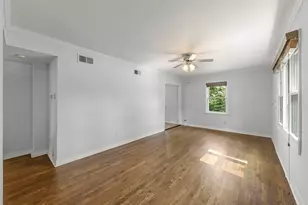 1335 College Ave, Wheaton, IL 60187 - Photo 4