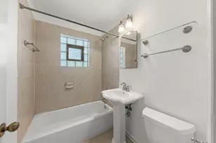 1335 College Ave, Wheaton, IL 60187 - Photo 18